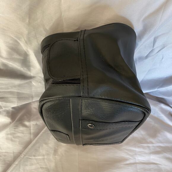 Vince Camuto Black Toiletry Make Up Bag NWOT Vacation Travel Gift - Picture 8 of 9